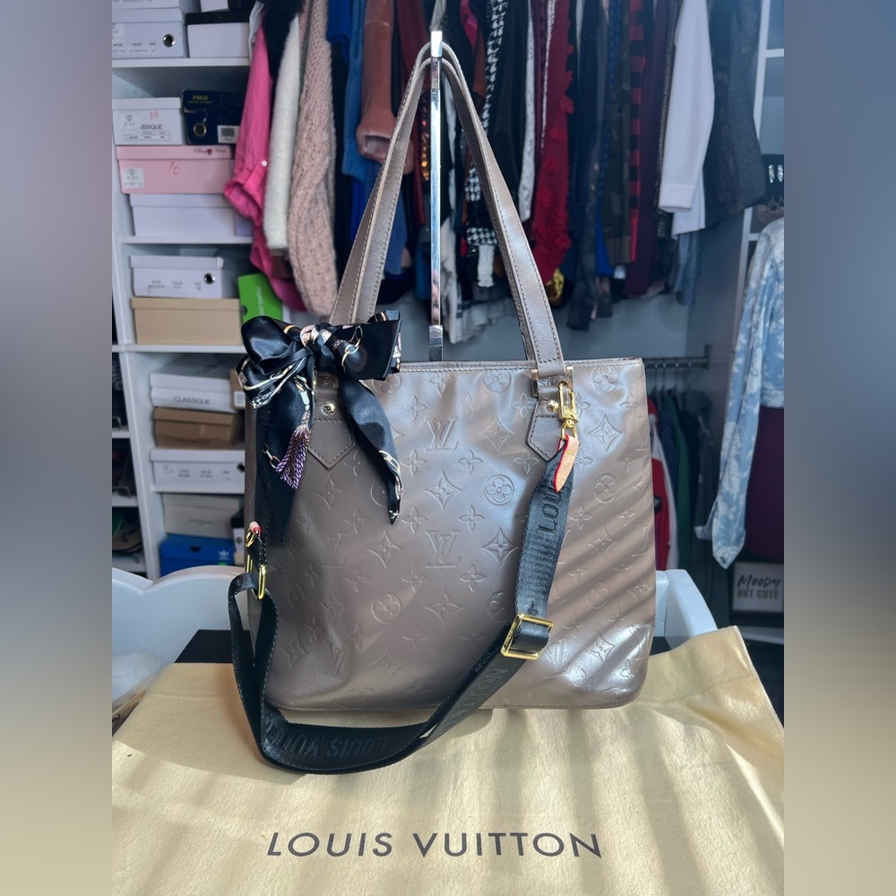 Authentic Louis Vuitton Vernis